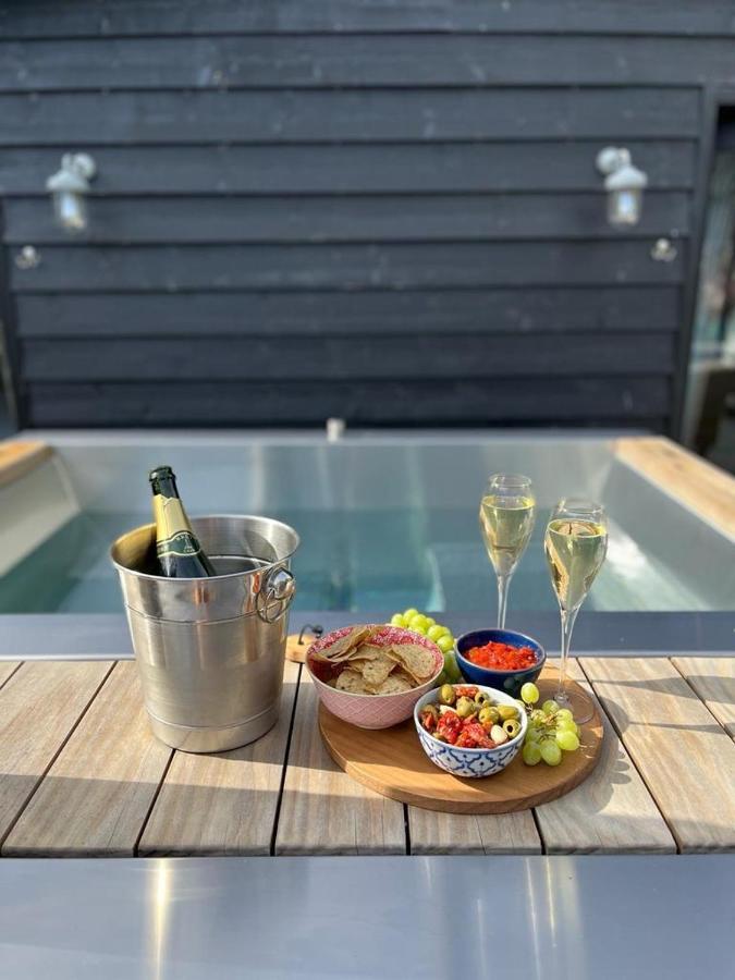 Luxury Barn With Hot Tub, Spa Treatments, Private Dining Little Budworth Exteriér fotografie